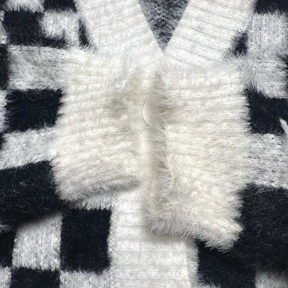 Industry | Women | Black White Checkered Fluffy Knit Button Up Cardigan | Medium - Picture 11 of 12